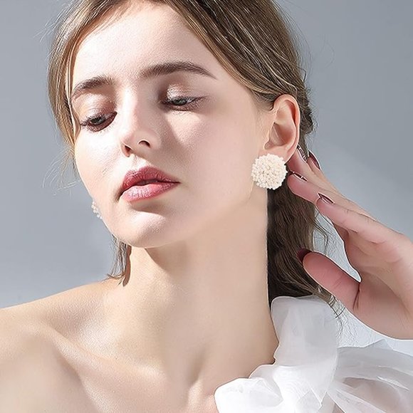 White Snowball Pom Pom Beaded Big Puff Post Earrings 1" Round Seed Bead Boho New - Picture 4 of 5